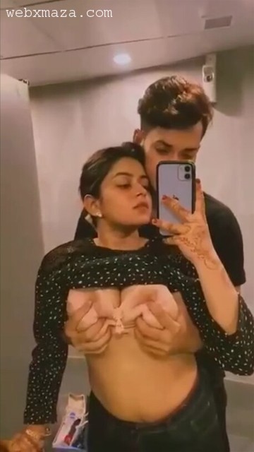 Beautiful Babe Giving Blowjob And Enjoying With BF