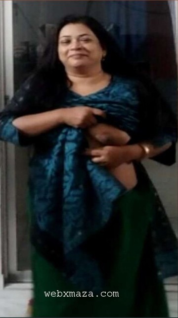 Beautiful Mallu Milf Showing & Fucking Update