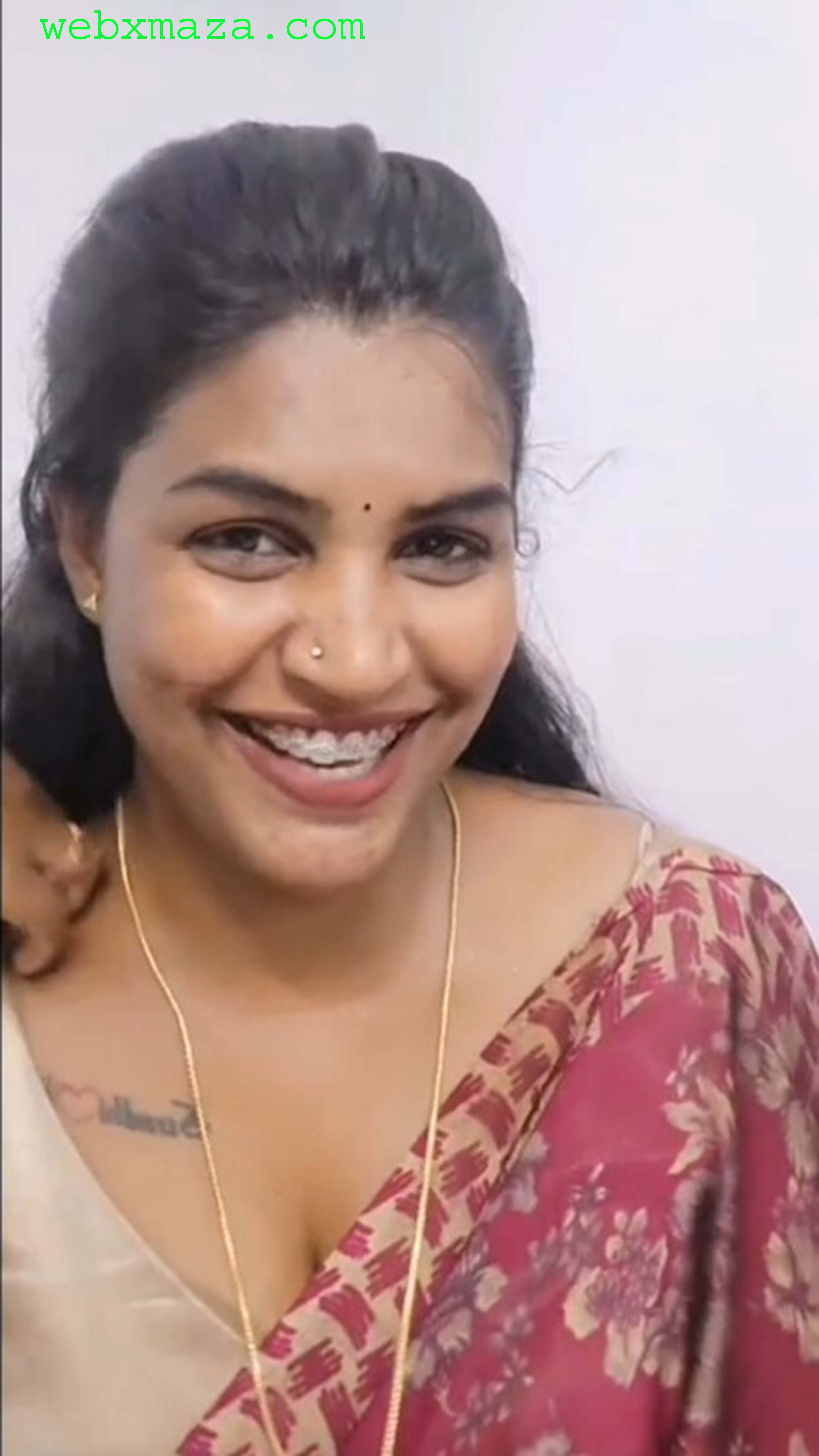 Mallu Makeup Artist Reshma live Chat Cllip1