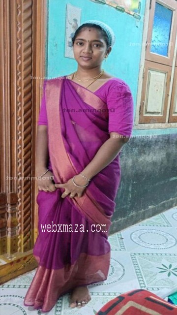 Malayalam Perfect Homely Wife Showing Her Horny Mood – Carrot