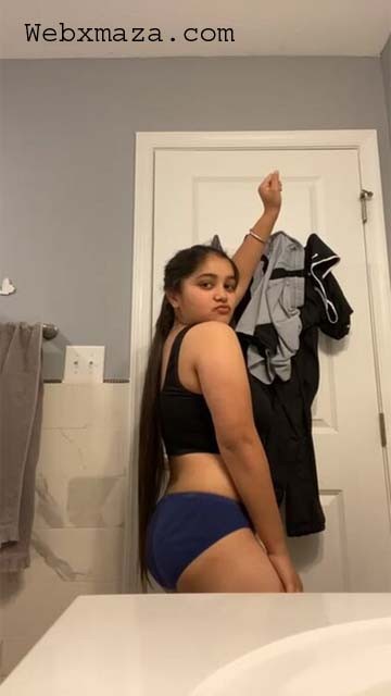 Beautiful Cute And Sexy Maal Mms in Bathroom