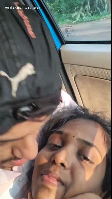 Cute Young Mallu Girl Boobs Sucking And SmoochingInside Car