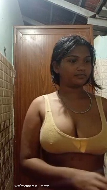 Big Boobs Sexy Gf Showing Her Mast Figure and Fingering