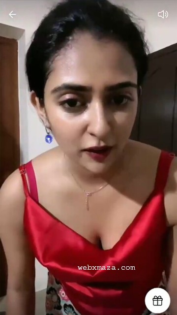 Mallu Insta Fam Parvathy Cleavage, Armpit & Navel Show