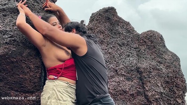 Web Actress Preeti Puneet Outdoor Boobs Grope App Content