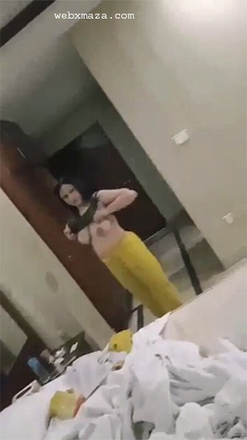 Bhabhi Captured By Lover In Hotel While She Wearing After Fucking