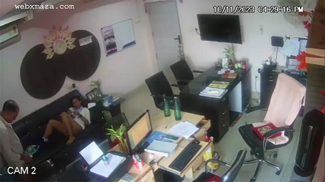 Boss Fucking To Secretary In Office Recorded In cctv