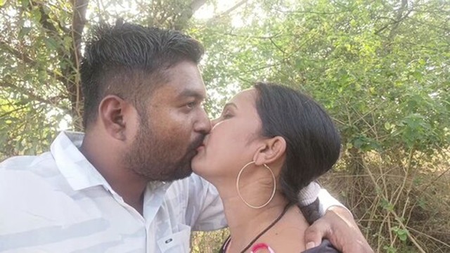 Bhabhi Amazing Oral Sex Cum On Face at Jungle