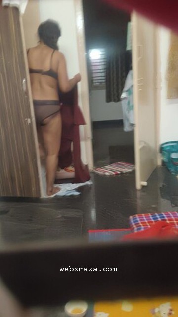 Bangalore Lady Dress Change Secretly Record