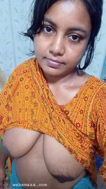 Horny Bhabhi Showing Old Friends