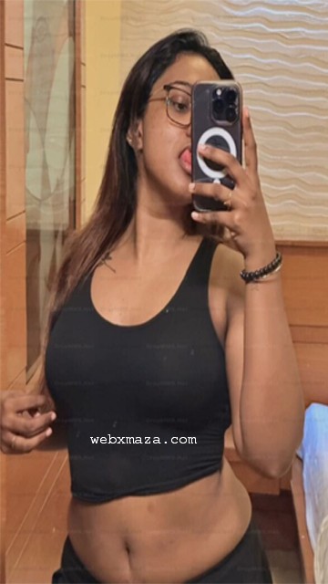 Tamil Insta Fam Madhu Exclusive – Navel