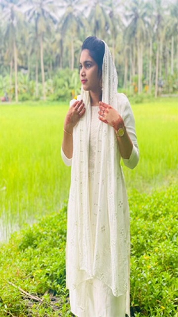 Desi Girl Taking Shower